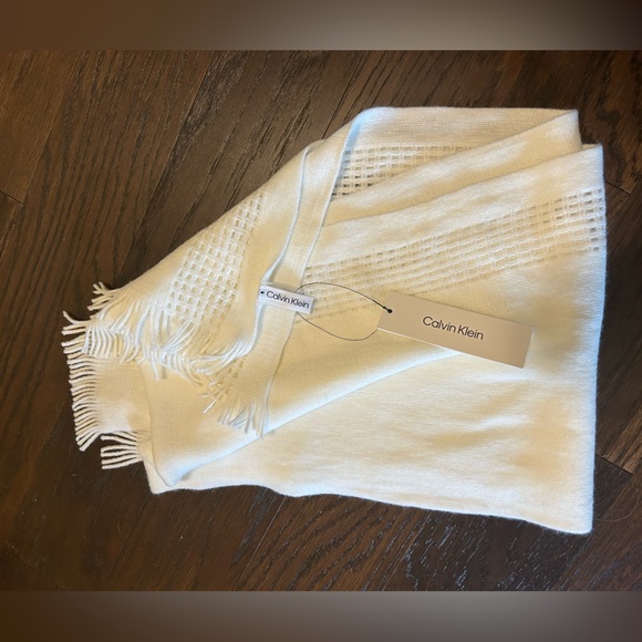 Calvin Klein Woman's White Acrylic Scarf 72" x 13" NWT - Picture 1 of 5